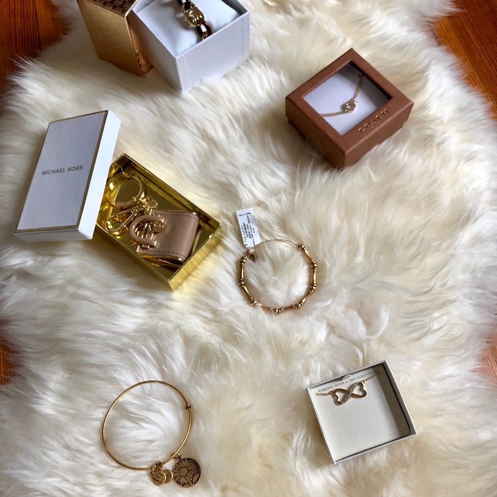 41 piece lot jewelry (Alex & Ani, Michael Kors..)